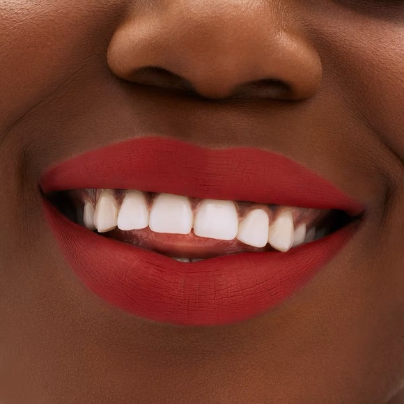 MAC Locked Kiss 24HR Lipstick Extra Chili - Picture 4 of 11